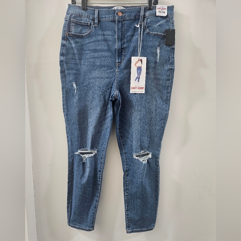 CELEBRITY PINK JUNIORS SKINNY JEANS Size 19/34